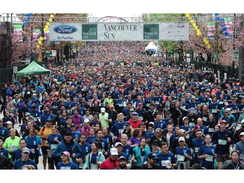 vancouver-bc-april-23-2017-thousands-of-runners-at-t4.jpeg