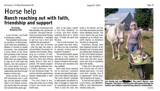 This 2012 article says the ranch has 10 horses, two pigs, two dogs, five ducks, six chickens, cats a