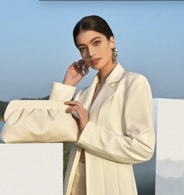 SHEIN 爆款毛毛包、云朵包均价仅$10 小众包顿时不香了!