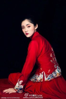 中戏美女王熙然演绎美艳女神范儿