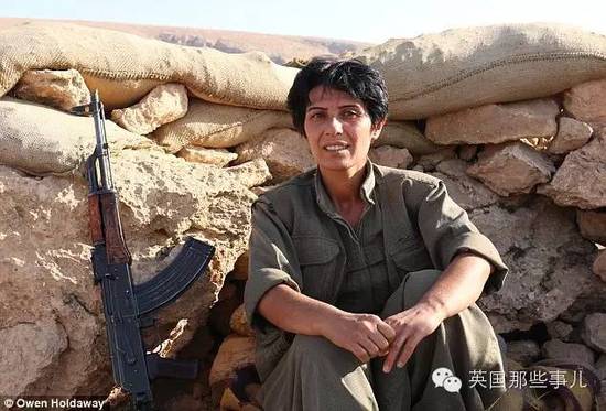 这三个二十多岁的女战士,每天能消灭10个IS分子