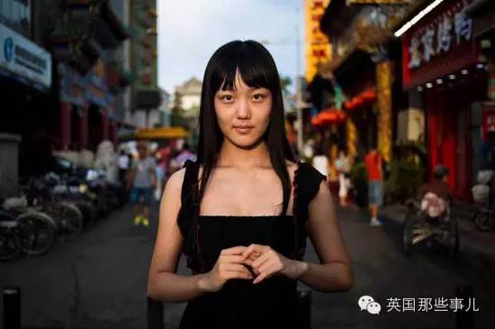 看她的影集 你就看遍了全世界的平民女神