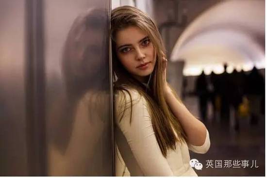 看她的影集 你就看遍了全世界的平民女神
