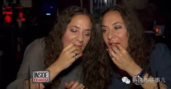 她们不是双胞胎 只是被困在两个身体的同一个人
