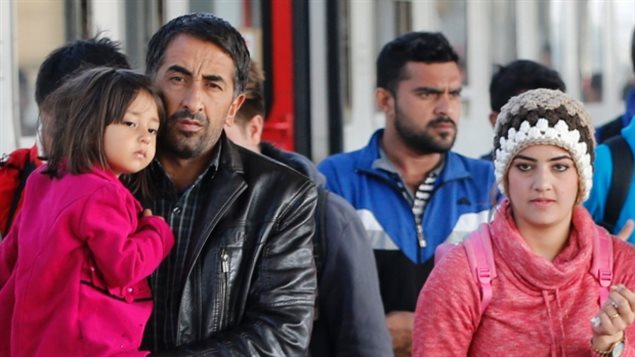 151110_3x45a_rci-refugees_sn635.jpg
