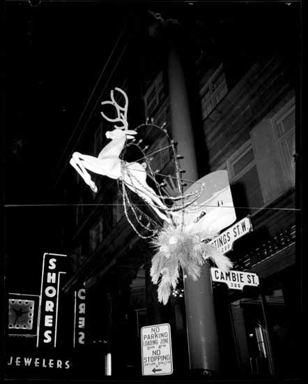 Reindeer-ornament-at-Hastings-and-Cambie-1950s.jpg