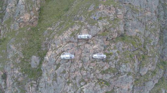 1000米悬崖上的透明胶囊旅馆,倒给你钱,敢住么?