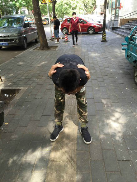 菲尔普斯不仅带火了拔火罐，还创造了“菲鱼抱”