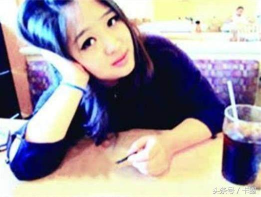 李连杰和黄秋燕生的女儿,跟利智生的女儿,同父不同命现状差距大