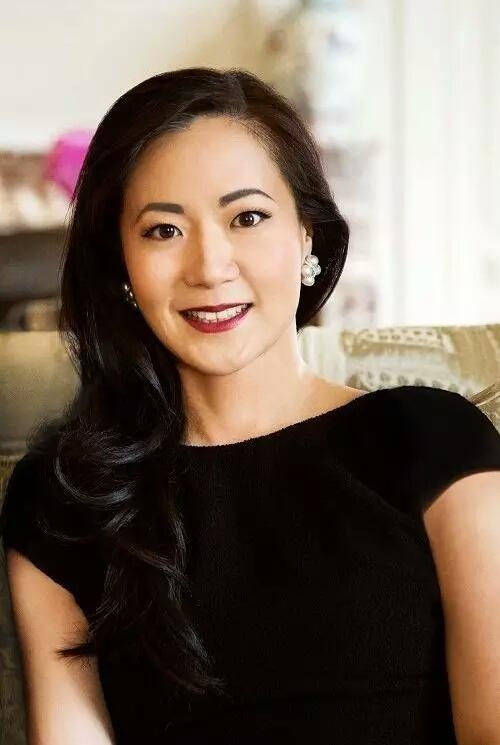 美国华人第一家族小公主，扎克伯格的老板娘，拥有一等一的大脑