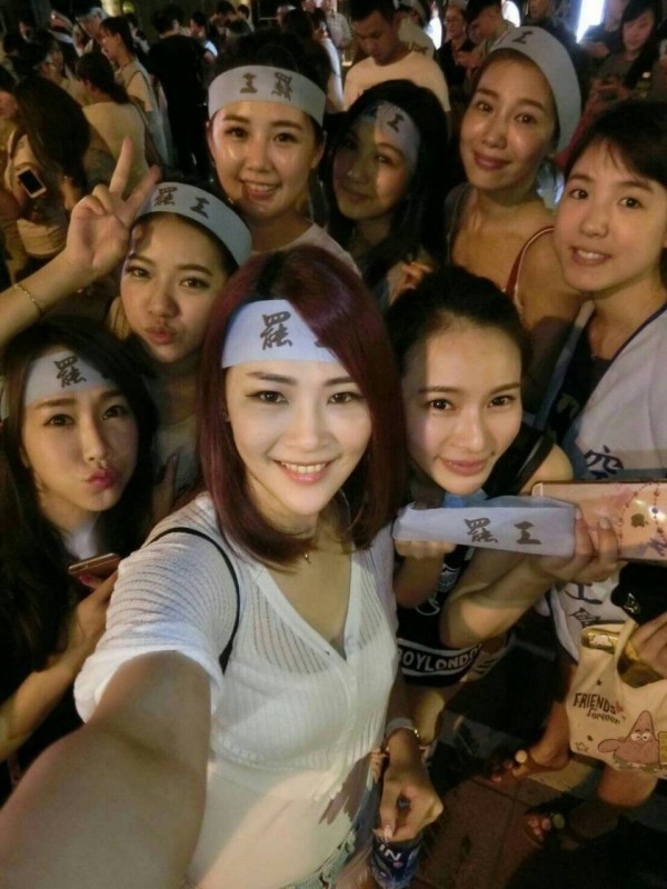 软妹：美女如云的罢工现场，颜值可以战胜一切