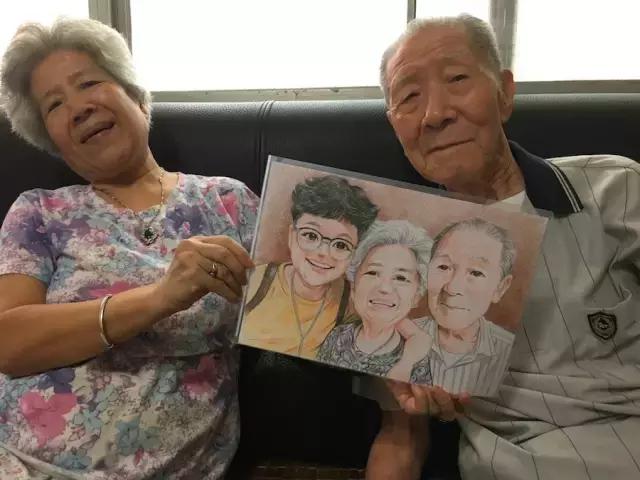 年轻时同时爱14个女生，结婚后只爱一人到96岁，成了网红情圣！