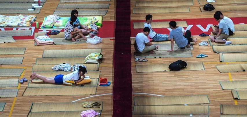 软妹:热浪滚滚的夏日,大学生没有空调的浪漫集体生活