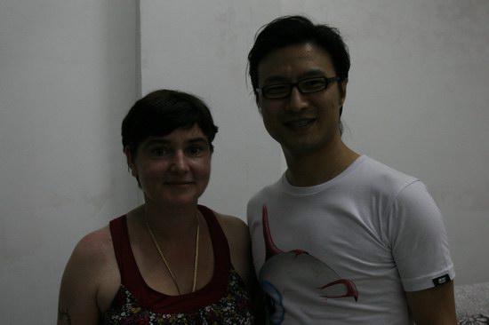昔日摇滚巨星在网上哭诉窘困生活，一直与疾病斗争居无定所