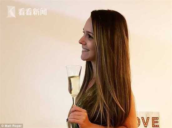 女球迷豪饮庆祝巴西晋级 不慎摔倒遭酒杯割喉惨死