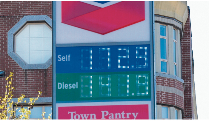 ■大温地区部分油站上周六的汽油售价高达1.729元。CTV