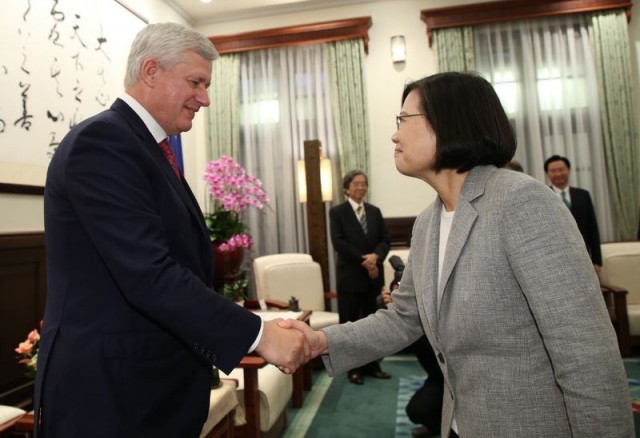 Harper (left), Tsai (right). 