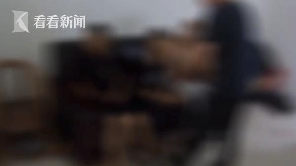 集体宿舍成直播间表演不堪入目 警方：尺度超出想象