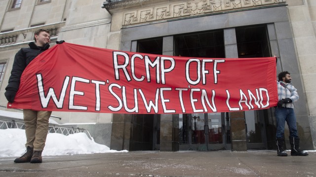 “Wet’suwet’en ottawa”的图片搜索结果