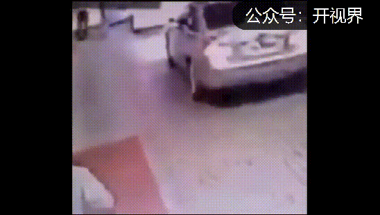 “钱多多”遇袭视频曝光，过程不足10秒