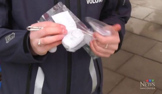 华人亲历：在温哥华DT 被一陌生女人逼到了角落