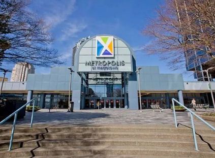 Metrotown惊现色狼 女子Superstore买菜遭毒手