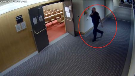 大温华人女子操刀冲进法庭 狂捅同胞 血溅满地