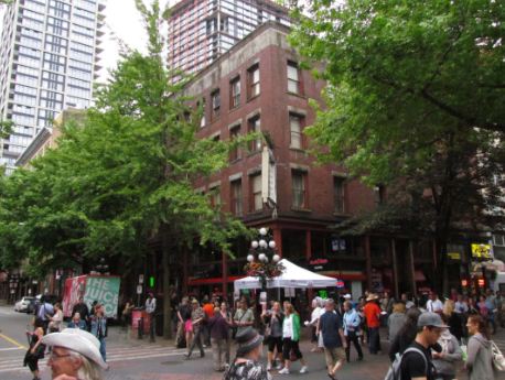 温哥华市中心酒店将被拆除 144人流离失所