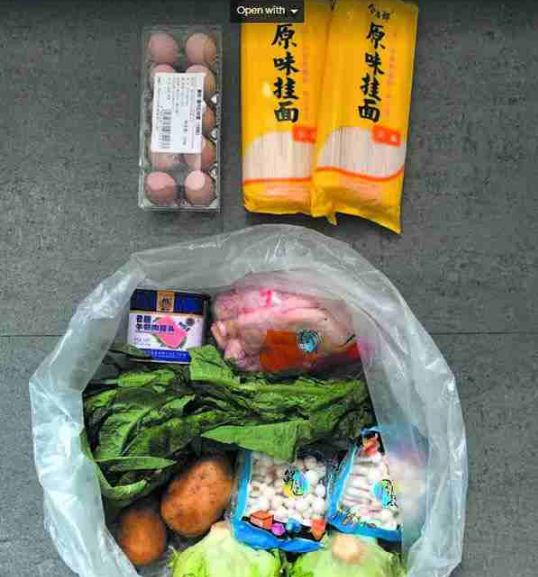家中缺物缺粮 加拿大人在上海封城的日子