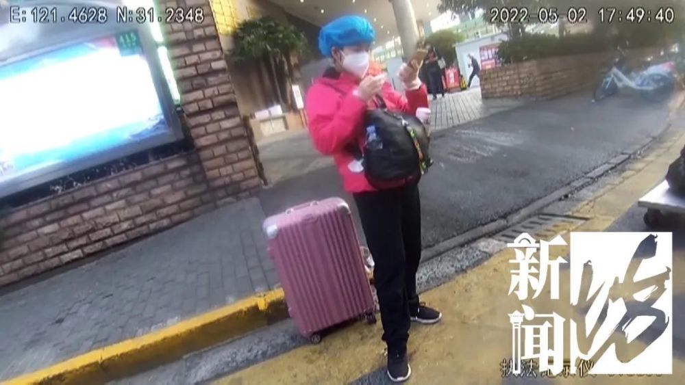 男子到上海就医病逝 其妻流落街头：问了40几家酒店都不让住