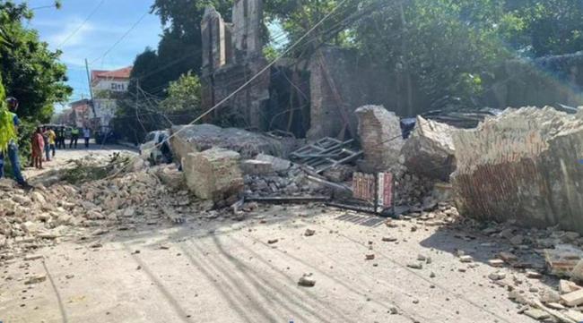 突发！旅游胜地7级地震 伤亡数十 引发海啸