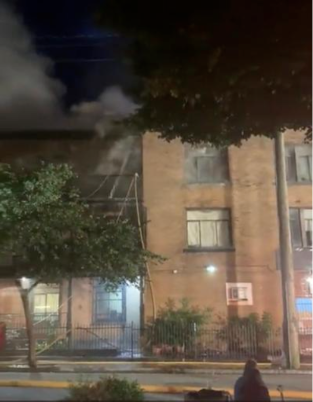 今晨温东大火：火光四射 爆炸巨响 整栋楼晃动