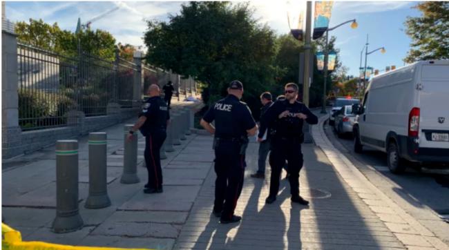 美国大使馆：有人自焚 当场烧死！警方三缄其口