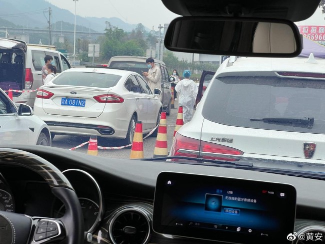 黄安不忍了！怒怼“大白” 惨遭报警逮人