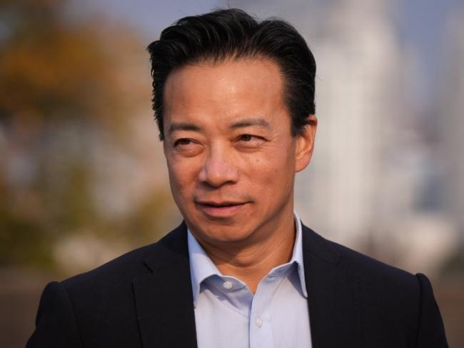 沉观健谈成为温市首位华裔市长感受