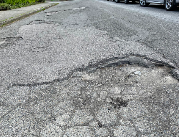 注意！严寒天气后变温暖 温哥华道路坑洞变多了