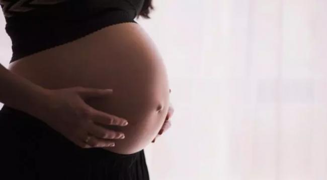 刚到加拿大的女子怀孕被解雇 最终获赔2万元