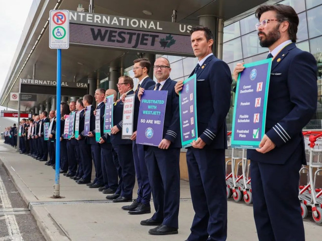 WestJet pilots prepare for strike with 'informational picket' | Calgary  Herald