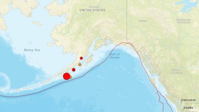 美國阿拉斯加南部外海7.4級地震 當局發海嘯警報 图片