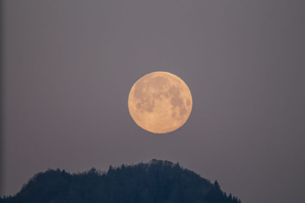 流星雨加超级月亮 八月天文爱好者福音