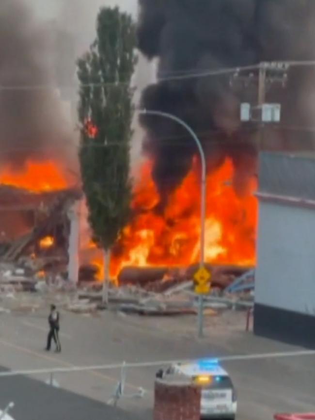 卑诗重镇市中心大爆炸,整栋楼葬身火海多人受伤