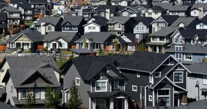Canadians buying homes with family, friends to break into market: Royal  LePage - National | Globalnews.ca