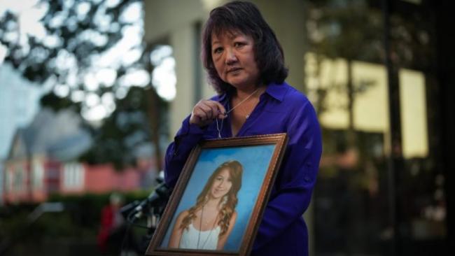 卑诗少女遭霸凌自杀 母亲:希望嫌犯判重罪 卑诗少女遭霸凌自杀 母亲:希望嫌犯判重罪