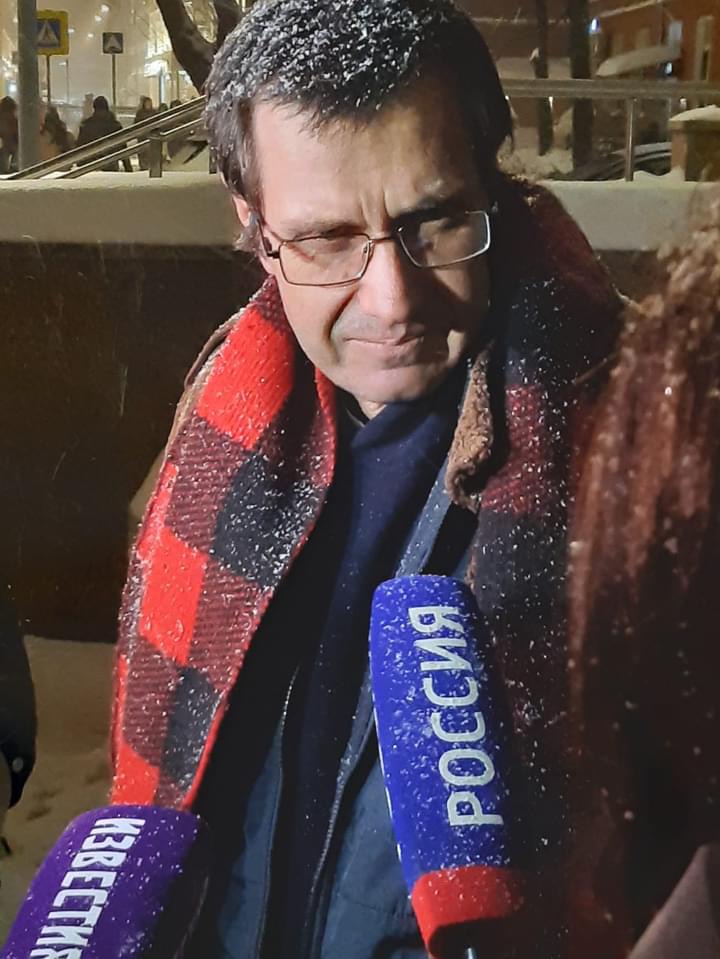 茨维特科夫(Alexander Tsvetkov)回应记者提问。 facebook 茨维特科夫(Alexander Tsvetkov)回应记者提问。 facebook