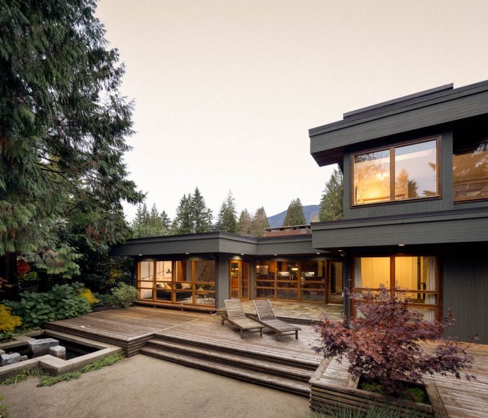 825-Forest-Hills-Dr-North-Vancouver-79.jpg 图片