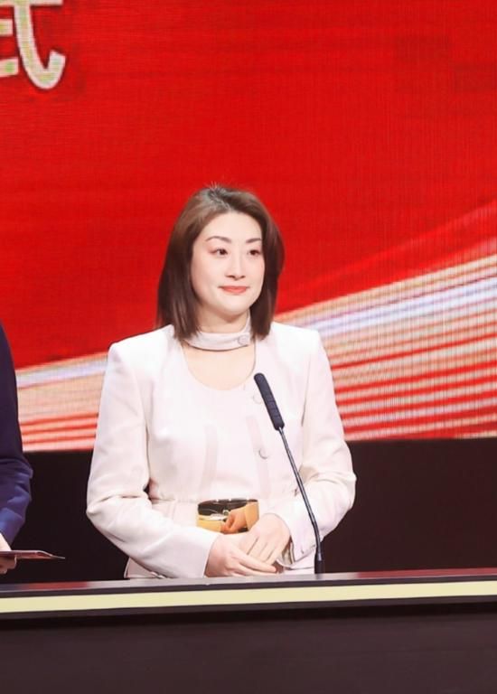 宗馥莉在娃哈哈表现,获父亲评有90分。 宗馥莉在娃哈哈表现,获父亲评有90分。