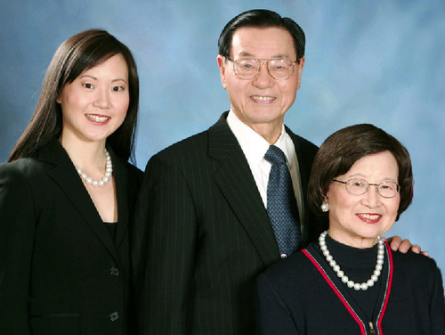 赵安吉与父母合照。Angela Chao Blog 赵安吉与父母合照。Angela Chao Blog