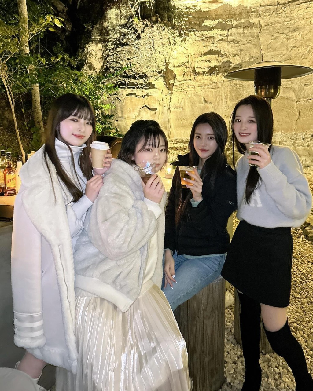 去年12月神谷4姊妹一起到南纪白滨旅行。IG@asa_kamiya 去年12月神谷4姊妹一起到南纪白滨旅行。IG@asa_kamiya
