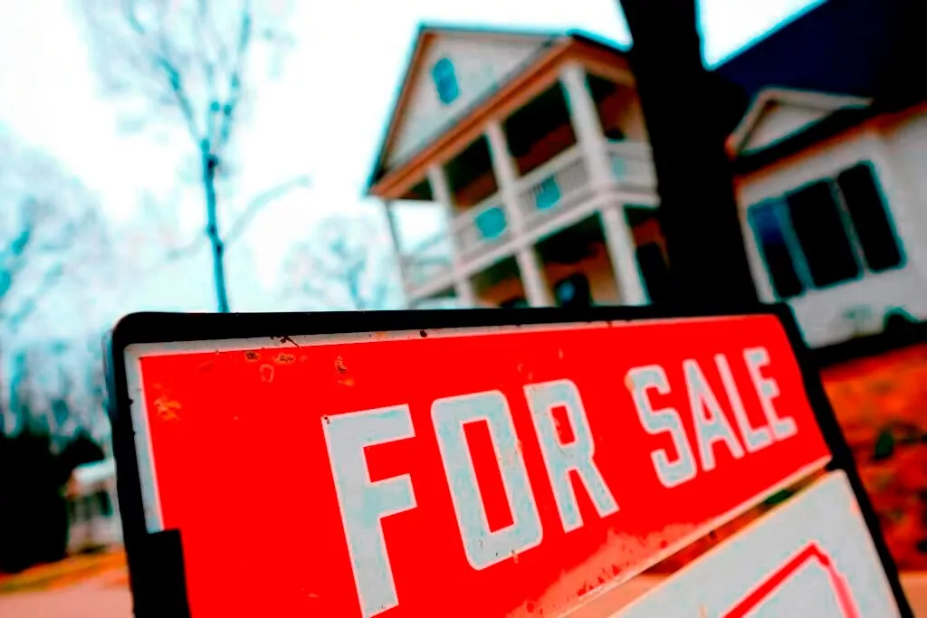 "Zillow骗局"：屋主价值百万豪宅被挂牌1万出售？