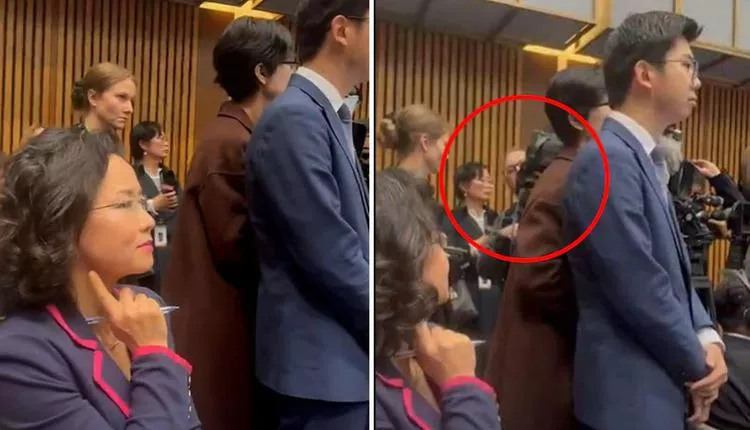新闻发布会上诡异一幕：中使馆人员竭力挡住成蕾…